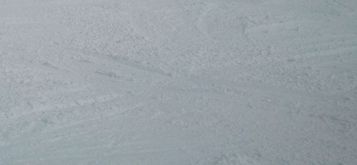 白馬のコースの雪の跡